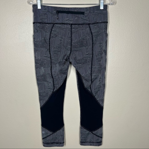Lululemon x Soulcycle Black White Geometic Print Pace Rivival Crop Leggings Sz 8 - Picture 7 of 8